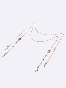 Ensemble de deux chaînes de lunettes dorées avec breloques feuilles et perles blanches