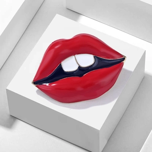 Broche En Émail Lèvres Rouges Épingle En Alliage Pour Femmes Accessoire De Pull Écharpe Style Pop Art Bijoux