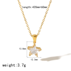Collier avec pendentif étoile en acier titane plaqué or 18k et cristal de zircon incrusté