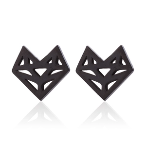 Vorderansicht der hohlen Origami Fuchs Ohrstecker in mattschwarzer Ausführung
