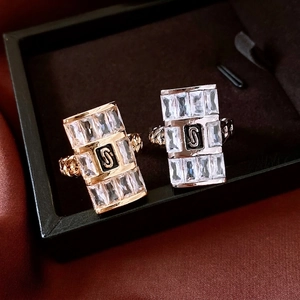 Anello In Rame Rettangolare Con Zirconia Cubica Incastonata Smalto Nero Lettera S Catena A Maglia Cubana Texture Punk Gioielli Per Donne
