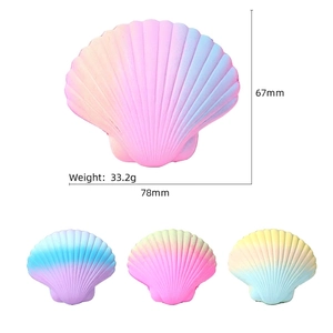 Rainbow shell-shaped expanding water toy for girls in various gradient colors, 78mm x 67mm