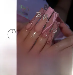 Détails de faux ongles ballerine roses avec papillon argenté 3D et motifs floraux