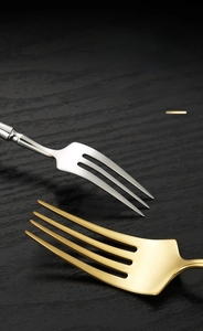 Detail of 304 stainless steel fork showing smooth polished teeth and refined edges