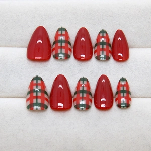 Kit de faux ongles à coller à carreaux rouges et verts de Noël en forme d'amande