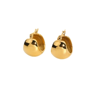 Modern 18K gold plated U-shaped chunky hoop earrings made of durable stainless steel