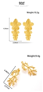 Detailed dimensions and weight of gold flower and coral stainless steel earrings