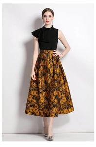 Sleeveless floral jacquard midi dress with ruffled stand collar and elegant gold details