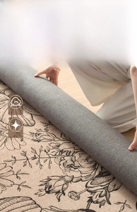Close-up of heavy-duty retro floral rug showing anti-slip backing and thick woven texture