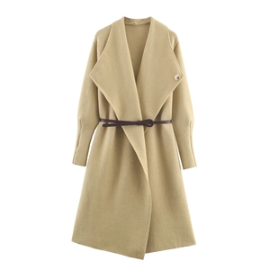 Elegant camel knit cardigan coat featuring oversized lapels and a slim leather belt
