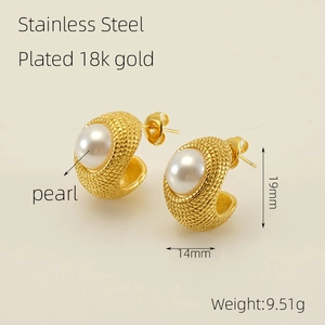 Détails de boucles d'oreilles C en acier doré 18 carats avec perles et dimensions