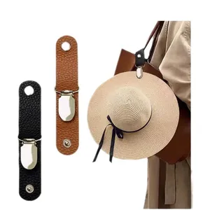 Hutclip aus Leder für die Reise mit Litschimaserung und silberner Metallschnalle