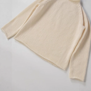 Minimalistischer cremeweißer Grobstrickpullover mit bequemen Raglanärmeln für Damen