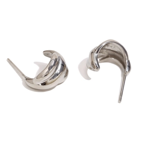 Boucles d'oreilles créoles C en acier inoxydable argenté poli avec design côtelé