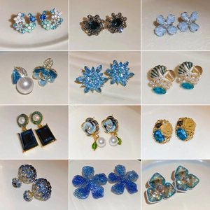 Elegant Blue Rhinestone Flower Stud Earrings With Silver Earring Post Vintage Palace Style Exquisite Jewelry For Women