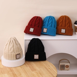 Kids chunky cable knit winter beanies with cute bear leather patch in five colors