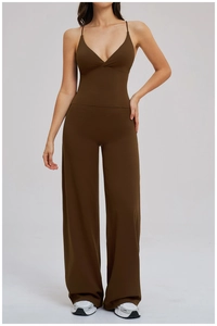 Détail du pantalon large à taille croisée en marron chocolat foncé pour le sport et loisirs