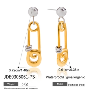 Dimensions détaillées des boucles d'oreilles épingle à nourrice en or et argent