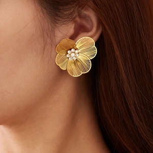 Orecchini A Lobo Fiore Acciaio Inossidabile Con Zirconia E Perla Artificial Sintetica Filigrana Traforata Oro Vintage Elegante Donne