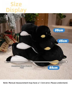 Peluches pingouin de 35cm, 45cm et 65cm montrant des comparaisons de tailles réelles