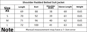 Tableau des tailles détaillé pour blazer avec épaulettes et ceinture, tailles XS à L