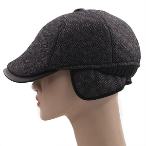 Détail de la casquette hiver homme avec protège-oreilles et motif chevrons classique