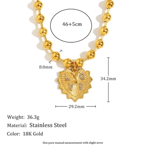 Collana in acciaio inossidabile placcato oro 18K con ciondolo a cuore e misure dettagliate