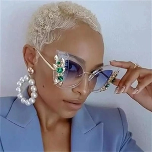 Oversized Cat Eye Sunglasses PC Frame Rhinestone Gemstone Metal Leaf Decoration Fashion Vintage Eyewear Women Travel