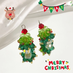 Handgemaakte kristallen kerstboom hanger voor DIY oorbellen met groene en rode kralen