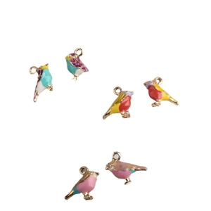 DIY colorful bird pendants in gold-plated alloy with enamel finish for jewelry making