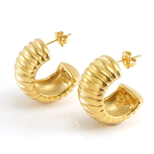 Polished gold C-shaped ribbed earrings in stainless steel with a minimalist chunky design