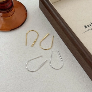 Minimalist 925 sterling silver U-shaped hoop earrings in polished gold and silver finishes