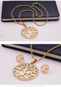 Détails de la parure arbre de vie dorée avec collier en cristal et boucles d'oreilles
