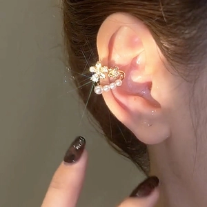 Floral Artificial Pearl Ear Cuff Gold Plated Alloy Zircon Non Piercing Clip On Earrings French Vintage Elegant Style For Women