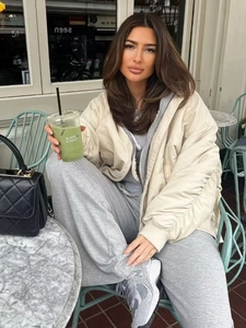 Veste bomber Y2K crème pour femme avec sweat à capuche gris et pantalon de jogging