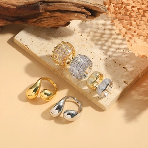 Vintage Light Luxury Copper Zirconia Open Ring For Women Minimalist Waterdrop Heart Design Adjustable Fashion Finger Ring Jewelry