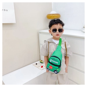 Detail of green school bus crossbody bag for kids with zip pocket and strap