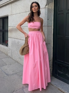 Ensemble deux pièces en coton avec débardeur rose et jupe longue plissée taille haute