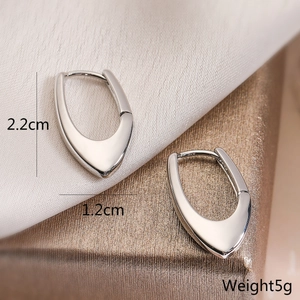 Orecchini geometrici a U argento con altezza 2,2 cm e peso 5 g specificati