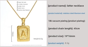 Détail du pendentif carré lettre A plaqué or 18K avec dimensions et longueur de chaîne