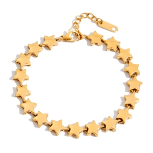 Classic 18K gold plated stainless steel star charm bracelet with adjustable lobster clasp