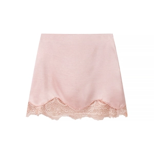 Mini-jupe élégante en satin rose pâle avec bordure en dentelle florale et coupe vague