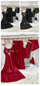 Détail d'un ensemble de pyjama 5 pièces en soie avec dentelle et sac de rangement