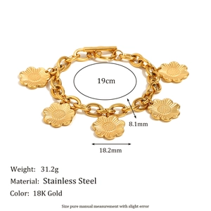 Bracelet en acier inoxydable plaqué or 18 carats avec breloques marguerites pour femmes