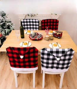 Housses de chaise de Noël à carreaux rouges et noirs avec pompons pour salle à manger