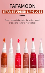 Seis tonos de brillo de labios perlado con pincel suave sobre fondo degradado rosa