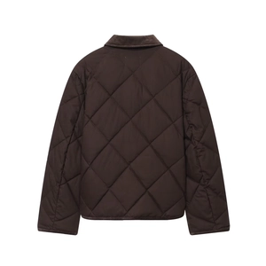 Veste matelassée marron foncé pour femme avec col en velours côtelé, vue arrière sur fond blanc
