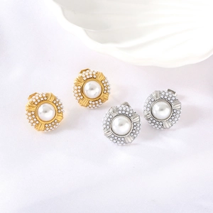 Round Stud Earrings 304 Stainless Steel 18K Gold Plated Artificial Pearl Inlay Retro Elegant Vintage Style For Women