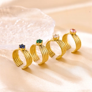 Anillos ajustables bañados en oro de lujo con piedras de circonita de colores