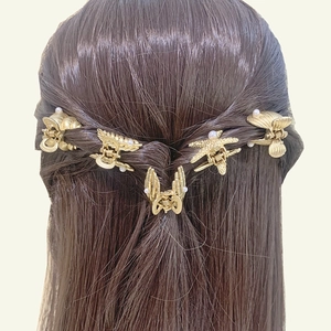 Five-piece set of gold alloy mini hair claws with pearls in shell and wing designs